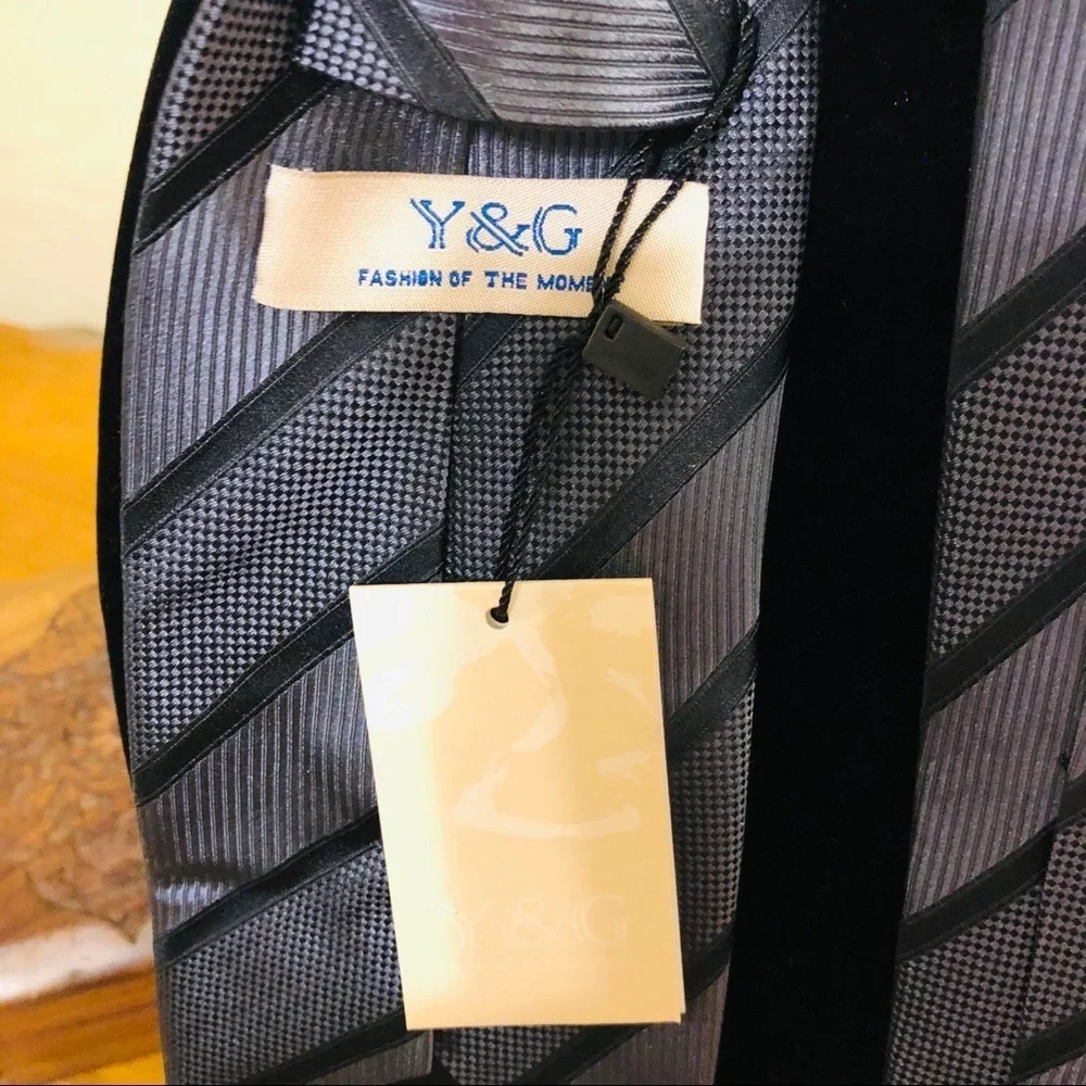 Y & G FASHION OF THE MOMENT 100% SILK TIE